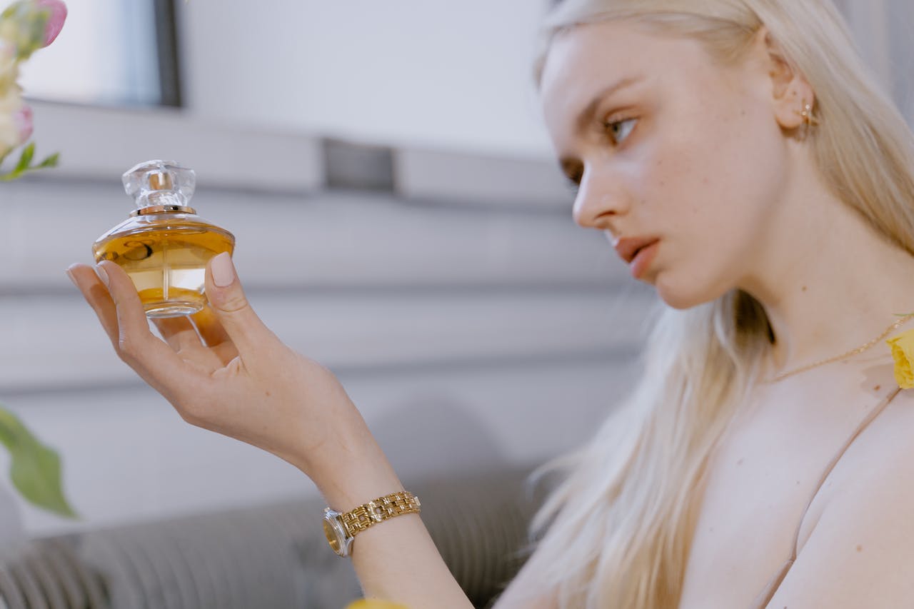 Как наслаивать парфюм, чтобы создать свой фирменный аромат