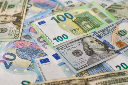 Курс доллара и евро в Украине на 16 сентября: изменения и прогнозы
