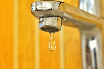 В Николаеве заменят соленую воду на пресную: когда заработает новый водопровод