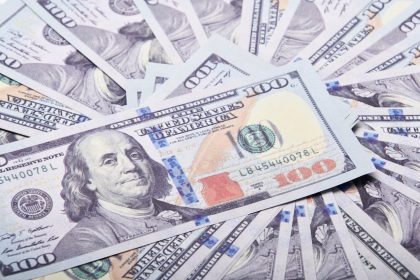 Курс валют 23 сентября: доллар и евро подорожали, гривна снизилась