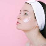 Как ухаживать за кожей осенью: советы для лица и тела