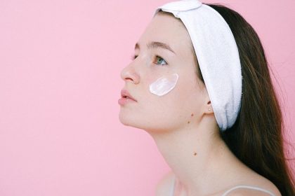 Как ухаживать за кожей осенью: советы для лица и тела