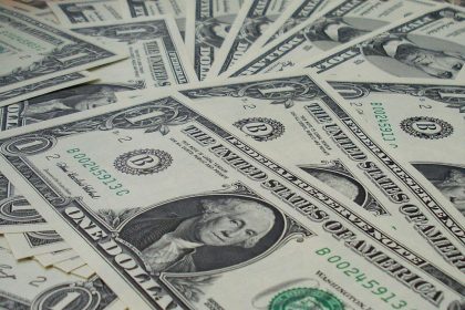 НБУ обновил курс валют на 13 октября: доллар вырос, евро подешевел