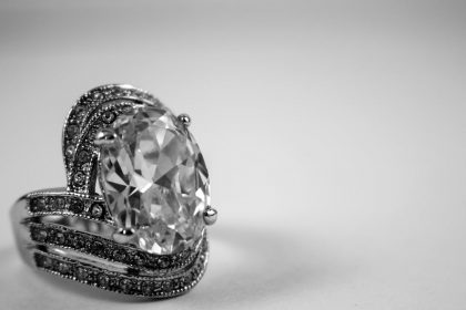 К чему снится серебро: символика и толкование