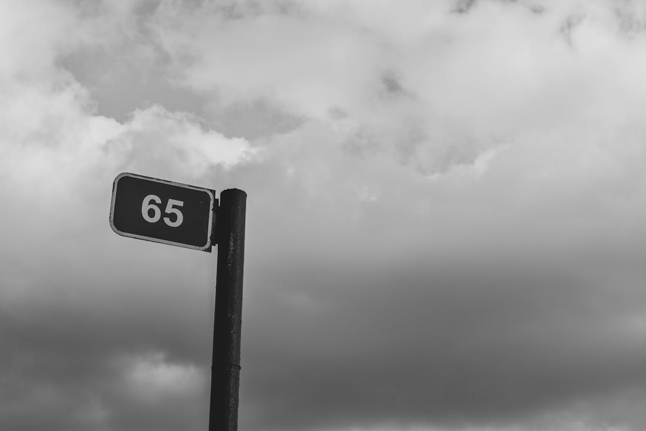 Число 65 в нумерологии: значение и влияние на любовь, карьеру и жизнь