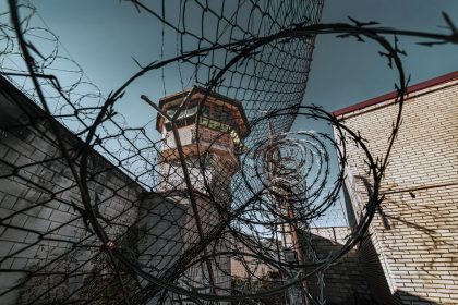 К чему снится тюрьма мужчине и женщине: значение и толкование сна из сонника