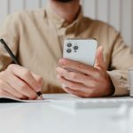 Сдать или здать: как правильно пишется слово на русском
