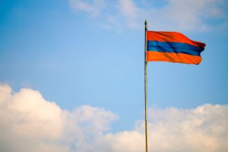 Матюки на армянском: популярные ругательства и фразы с переводом на русский