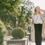 Почему прогулки во дворе или парке полезнее, чем кажется: как обычная ходьба улучшает здоровье