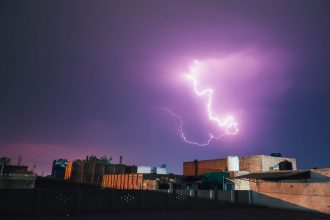 К чему снится молния мужчине и женщине: значение и толкование сна из сонника