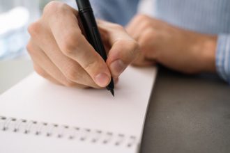 По-моему или по моему: когда нужен дефис и как правильно пишется на русском