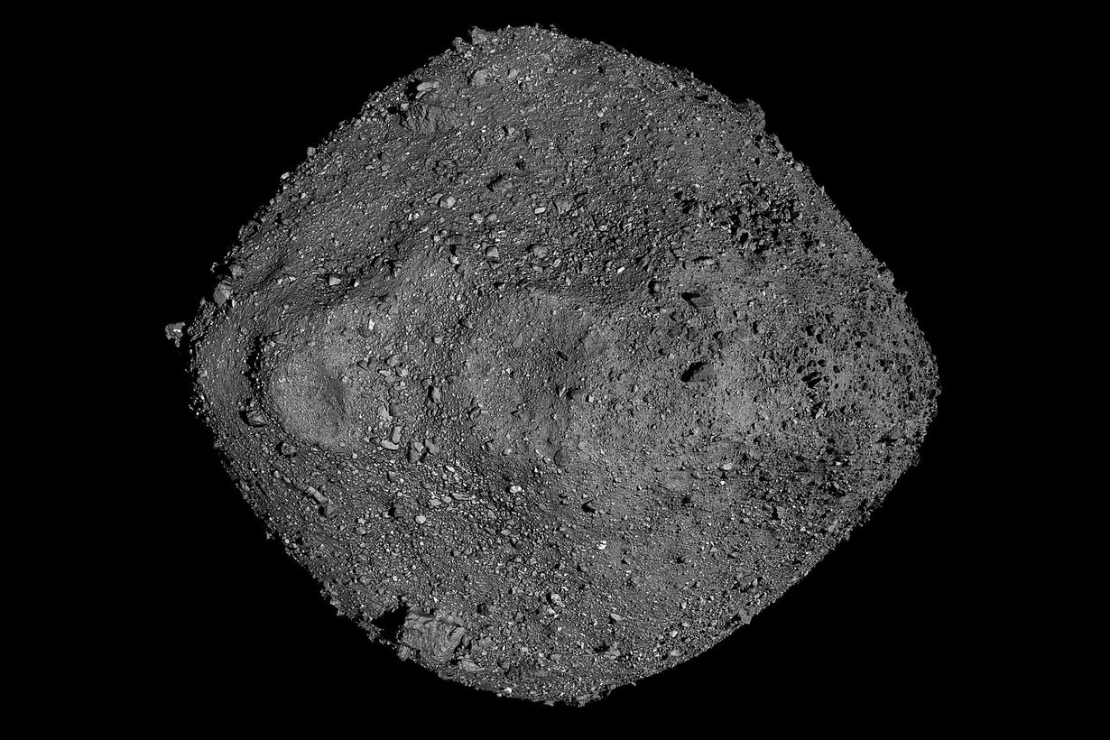 Астероид Бенну на мозаике снимков зонда OSIRIS-REx