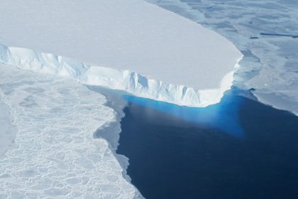 Ледник Туэйтс в Западной Антарктиде, снимок NASA 2014 года