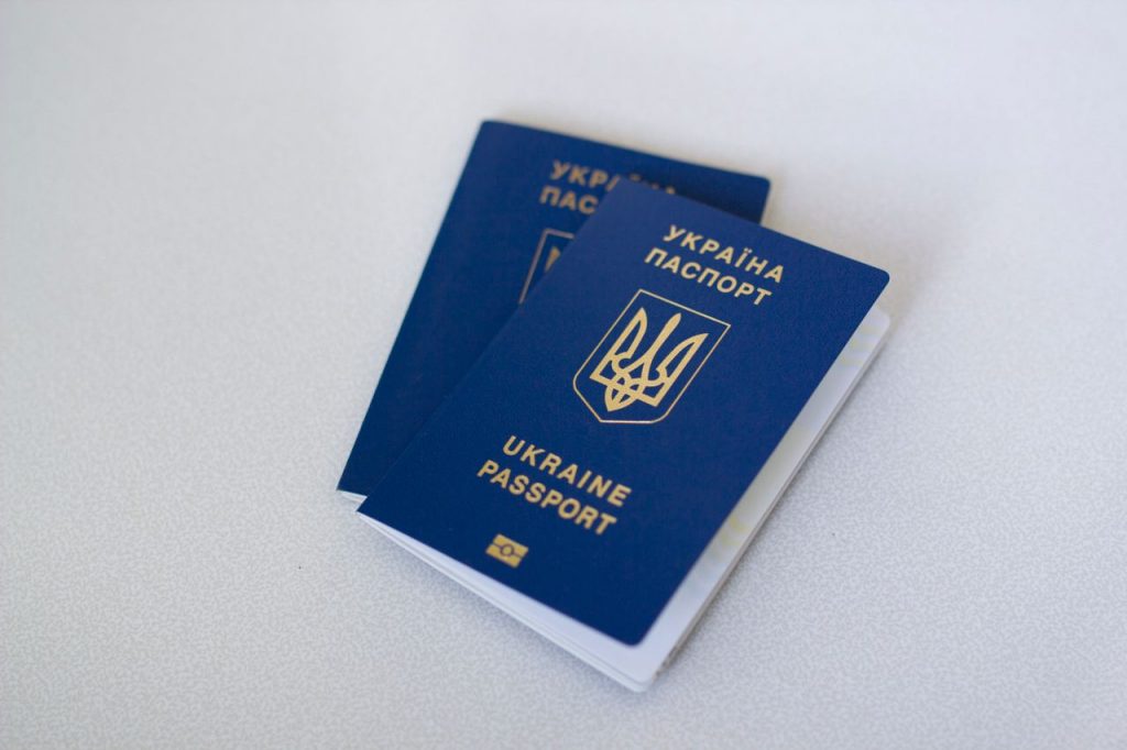 К чему снится паспорт мужчине и женщине: значение и толкование сна по соннику